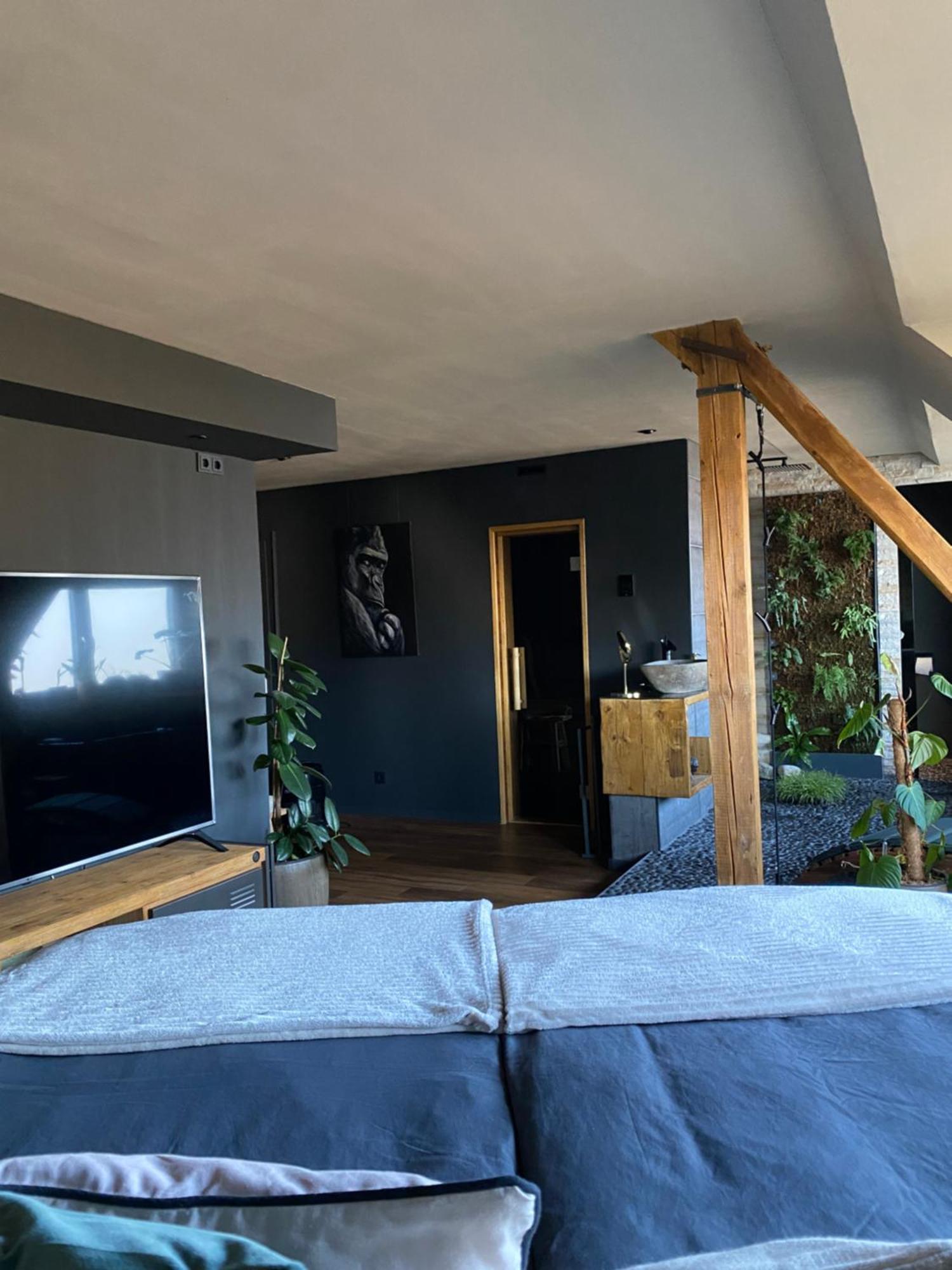 Private Wellness Mit Whirlpool *